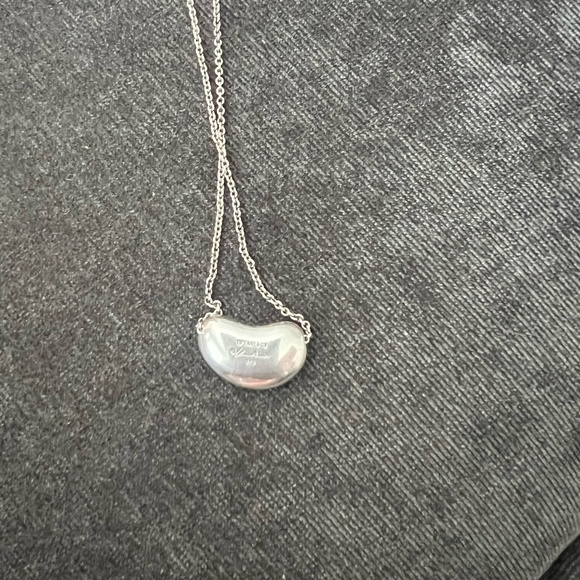 Elas Peretti - Picture 2 of 3